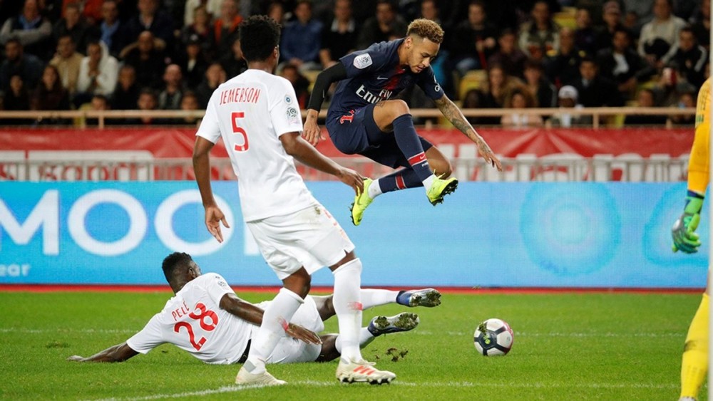  巴黎圣日耳曼官宣续约拉莫斯至2026年夏  